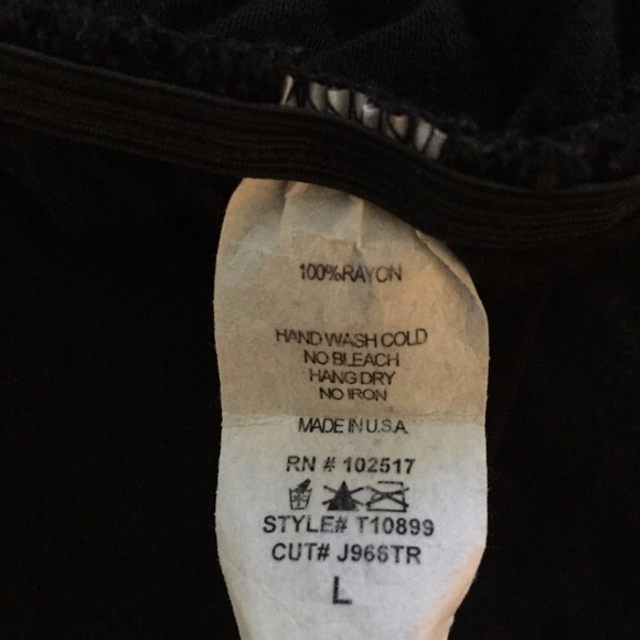 🖤 Cold Shoulder, Hot Look 🖤 Black Cold Shoulder Top – Size L 😏🔥💃 - Picture 7 of 8